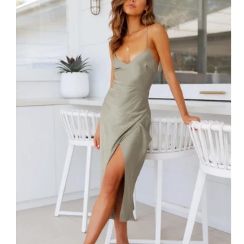 HELLO MOLLY dress!